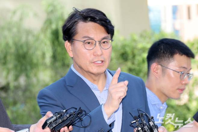 공천 개입 의혹을 받는 윤상현 국민의힘 의원이 27일 서울 종로구에 마련된 김건희 특검팀(특별검사 민중기) 사무실로 조사를 받기 위해 출석하고 있다. 박종민 기자