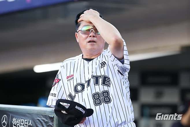 김태형 감독이 이끄는 롯데 자이언츠가 27일 부산 사직야구장에서 열리는 2025 신한 SOL Bank KBO리그 KIA 타이거즈와의 팀 간 12차전에서 5연승과 주말 3연전 스윕에 도전한다. 사진 롯데 자이언츠