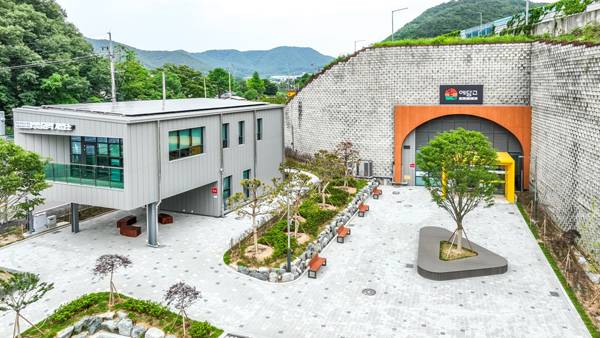 함안군 소재 발굴 유물 역사 문화 공간인 영남권역 '예담고' 전경. / 함안군
