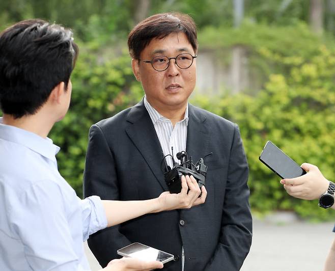 최휘영 문화체육관광부 장관 후보자가 14일 오전 서울 종로구 국립현대미술관에 마련된 인사청문회 준비 사무실로 첫 출근하며 취재진에게 지명 소감을 말하고 있다. (사진=이데일리 김태형 기자).