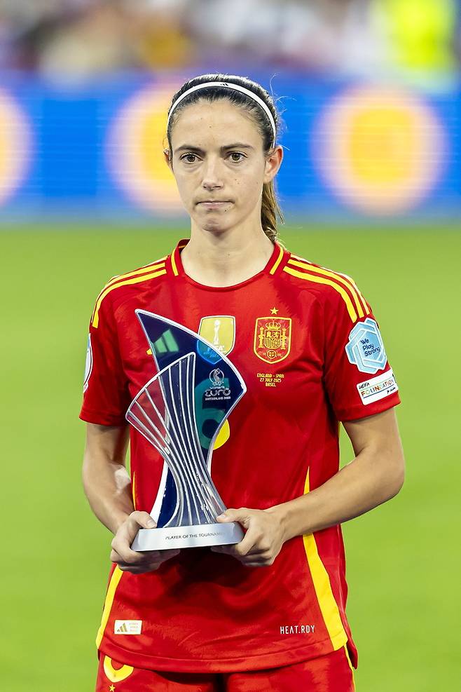 2025년 7월 27일, 스위스 바젤에서 열린 UEFA 여자 유로 2025 결승전에서 잉글랜드에 패한 뒤 아쉬운 표정을 짓고 있는 스페인의 아이타나 본마티.