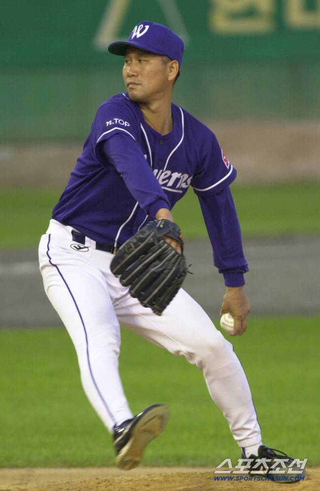 2000년 SK 와이번스 유니폼을 입은 김정수. 스포츠조선DB