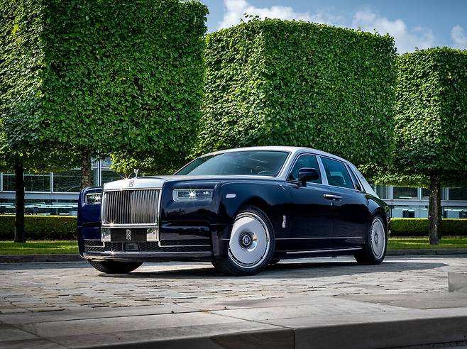 사진 : 롤스로이스 팬텀 익스텐디드