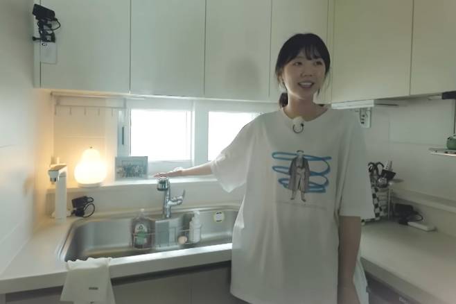 '런닝맨' 지예은 집들이… 명품 가득한 집 공개 SBS '런닝맨' 캡쳐