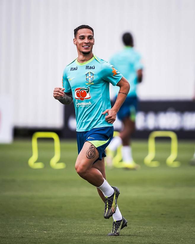 브라질 대표팀 출신 공격수 안토니. 사진=안토니 SNS