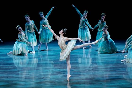 Park Se-eun performs "The Sleeping Beauty" as Princess Aurora [PARIS OPERA BALLET]