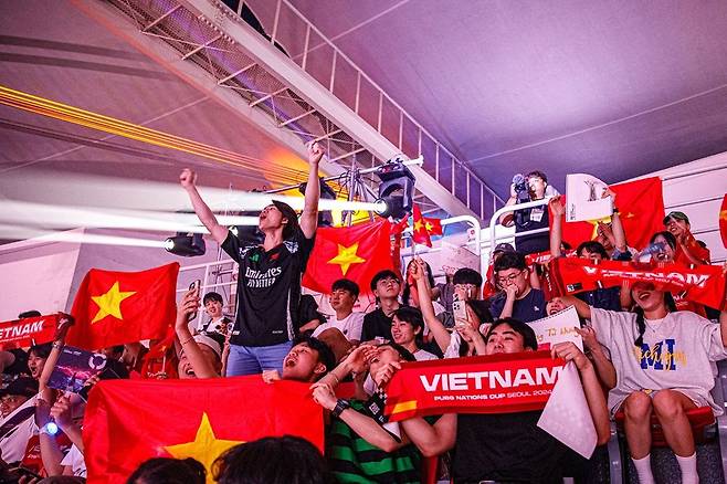 PNC 3일차 현장에 온 베트남 응원단. 크래프톤 제공