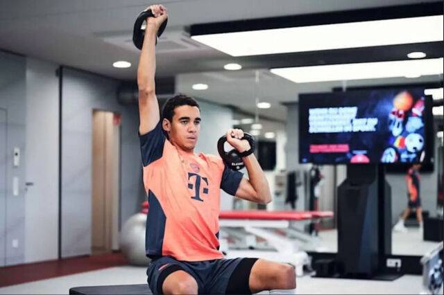 재활 중인 무시알라. /바이에른 뮌헨 제공