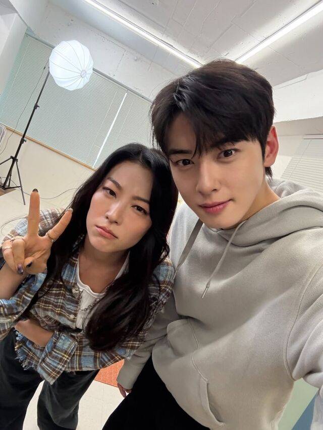 한국계 미국 배우 아덴 조(왼쪽)와 그룹 아스트로 멤버 겸 배우 차은우 / 아덴 조 인스타그램