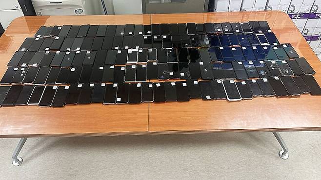 범행에 활용한 대포폰 134대