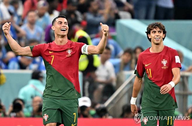 포르투갈 대표팀의 호날두(왼쪽)와 펠릭스 [EPA=연합뉴스]