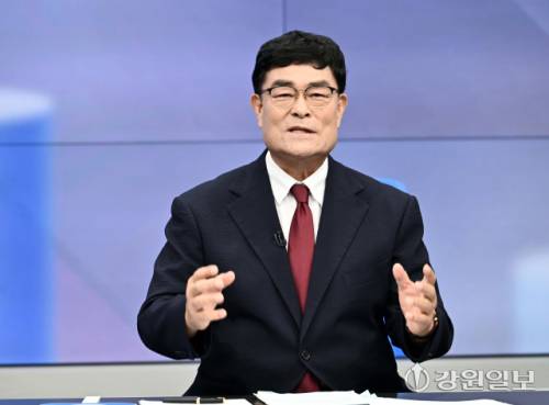 강원 자치발전 전략 대토론회 삼척시편이 28일 G1강원민방에서 박상수 시장, 김충재 강원연구원 박사가 참석한 가운데 열렸다. 신세희기자