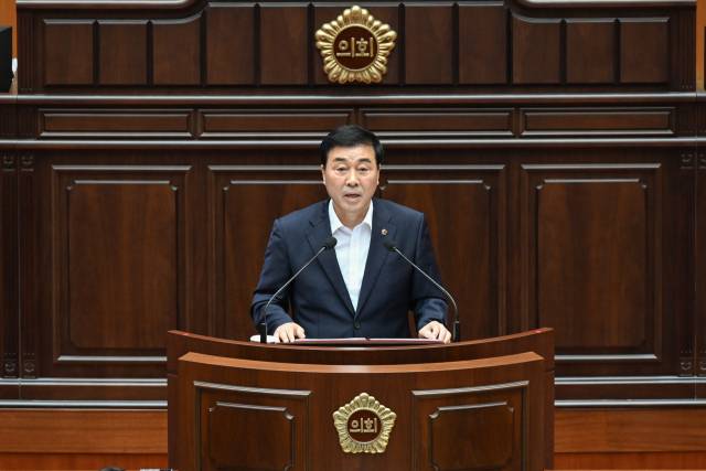 부산시의회 건설교통위원회 소속 조상진(남1) 의원은 29일 “해양중심 도시 부산을 만들기 위해서는 파격적인 기업 유치 전략이 반드시 필요하다”며 기업에 파격적인 조건의 용지 공급 등의 방안을 제안했다. 부산시의회 제공