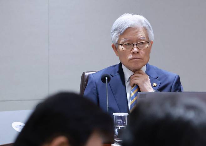 최동석 인사혁신처장이 29일 서울 용산 대통령실 청사에서 이재명 대통령 주재로 열린 국무회의에 참석하고 있다. (사진=연합뉴스)