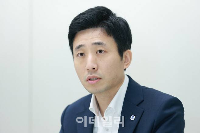 [이데일리 노진환 기자]최지호 우리은행 플랫폼사업부 차장이 29일 서울 중구 우리금융 디지털타워에서 이데일리와 인터뷰하고 있다.