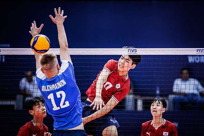 한국 19세 이하 배구대표팀은 29일(한국시간) 열린 2025 국제배구연맹(FIVB) U19 세계선수권대회 조별리그 D조 4차전에서 핀란드에 2-3으로 졌다. (FIVB 제공)