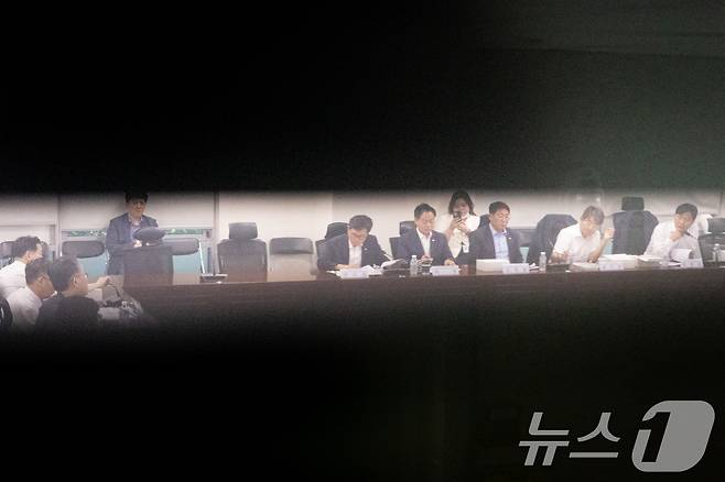 29일 서울 여의도 국회 의원회관에서 세제개편안 논의를 위한 더불어민주당·기획재정부 당정협의가 비공개로 열리고 있다. 2025.7.29/뉴스1 ⓒ News1 유승관 기자
