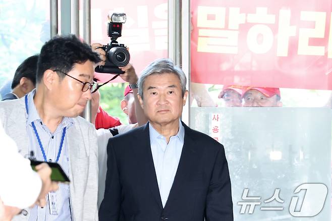 조태용 전 국가정보원장이 29일 오전 서울 서초구 '순직 해병 특검'(이명현 특별검사) 사무실에 피의자 신분으로 출석하고 있다. 2025.7.29/뉴스1 ⓒ News1 민경석 기자