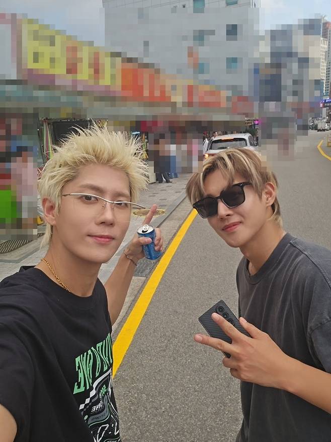 파이브오원 김규종(왼쪽), 김현중. 사진 | 김현중 SNS