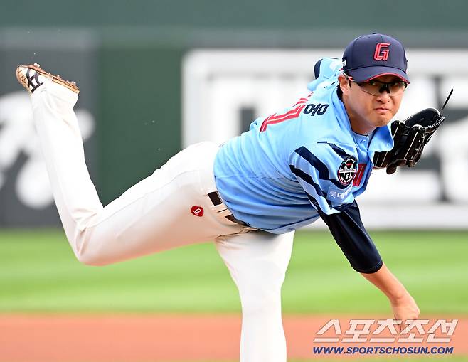 22일 부산 사직야구장에서 열린 삼성과 롯데의 경기, 롯데 선발투수 박세웅이 역투하고 있다. 부산=허상욱 기자wook@sportschosun.com/2025.06.22/