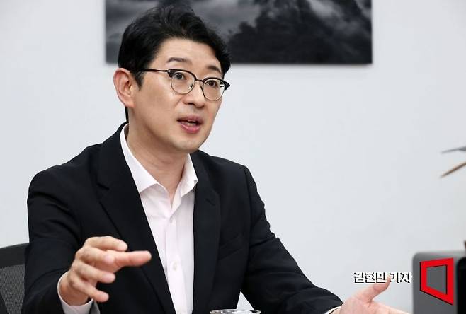 국민의힘 당 대표 출마를 선언한 주진우 의원이 28일 국회에서 아시아경제와 인터뷰를 하고 있다. 김현민 기자