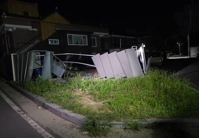 지난 27일 경기 양평군에서 발생한 차량 돌진 사고 현장. /TV조선