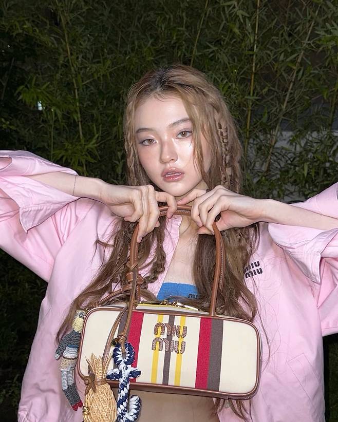 인스타그램 @meovv