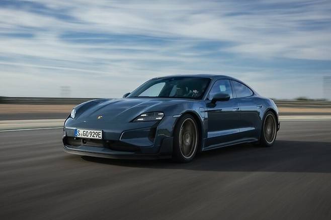 2025 포르쉐 타이칸 터보 GT