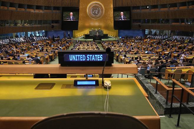 모하메드 무스타파 팔레스타인 총리가 28일(현지시각) 미국 뉴욕 유엔 본부에서 연설하는 동안 미국 대표단 자리가 비어있다. 뉴욕/AP 연합뉴스