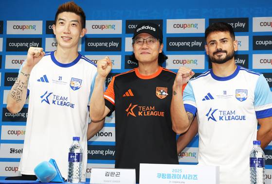 뉴캐슬전 상대로 총력전을 다짐한 조현우, 김판곤 감독, 세징야(왼쪽부터). 연합뉴스