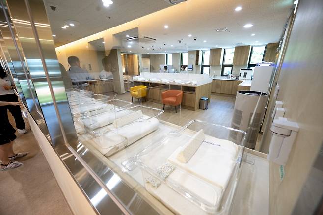 충북 제천시가 30일부터 운영하는 ‘제천시 공공산후조리원’의 내부. 제천시 제공
