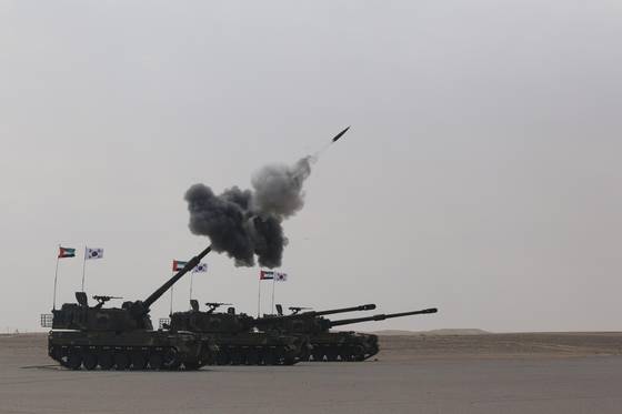 Troops participate in a field training exercise conducted as part of an 11-day combined drill in the United Arab Emirates (UAE) from Feb. 10 to 20. [REPUBLIC OF KOREA ARMY]