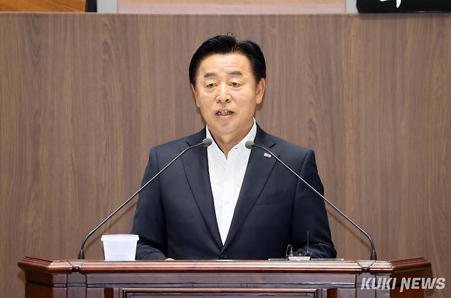 충남도의회 이종화 의원)은 29일 열린 제360회 임시회 2차 본회의 5분 발언에서 내포신도시에 중규모 이상의 컨벤션센터 조성이 시급하다며 충남도의 결단을 촉구했다.&nbsp;