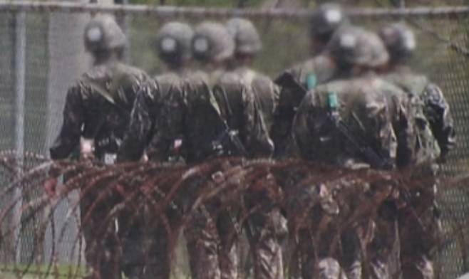 경기도 고양시 한 군부대에서 탈북민 출신 병사가 투신해 중상을 입은 사건이 발생했다. 병사가 남긴 일기장에는 부대에서 겪은 괴롭힘과 따돌림 정황이 담겨 있었다. /사진=MBC뉴스