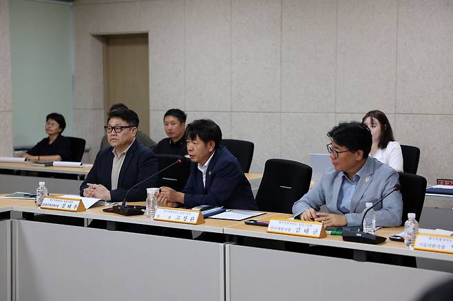 제주도 농업기술원(원장 고상환)이&nbsp;25일 농업디지털센터에서 ‘제주형 농업관측 연계 서비스 구축 용역’ 착수보고회를 열고 있다. 제주도 제공