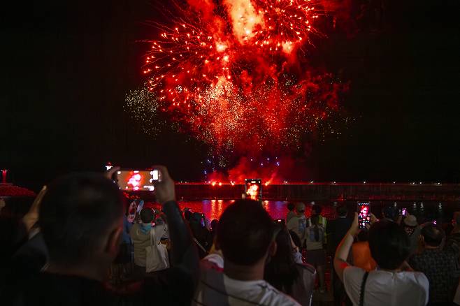 2024년 울릉오징어 축제 불꽃놀이.