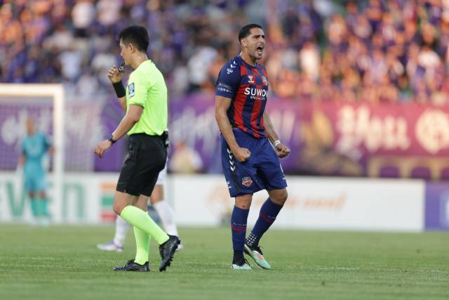 Suwon FC's bak, who scored an equalizer in the match against Anyang and led the team's reversal. Photo courtesy of Korea Professional Football Federation