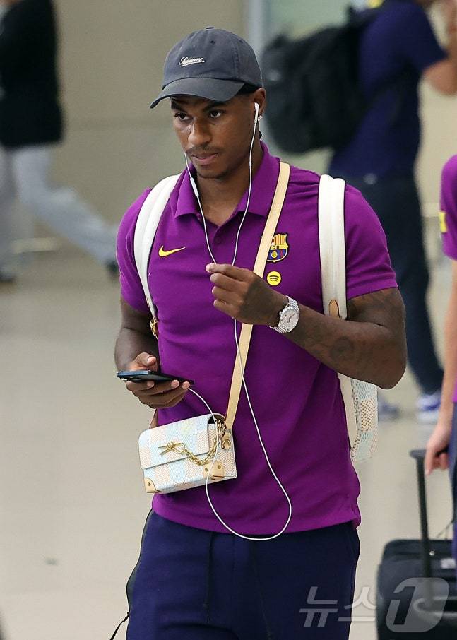 FC 바르셀로나의 마커스 래시포드가 29일 오후 인천국제공항 2터미널을 통해 입국하고 있다. /사진=뉴스1
