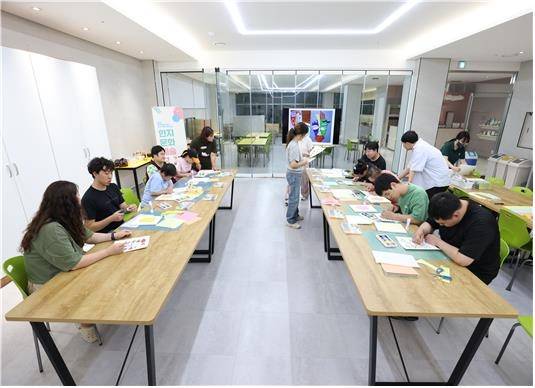 2025 한지문화예술교육+ '독립형' 프로그램 참여자들 [한지문화재단 제공.재판매 및 DB 금지]