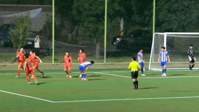 　29일 경남 고성 스포츠파크서 열린 제62회 청룡기 고교축구대회 U-17 유스컵 준결승 경기서 경기 HSFA(화성)가 정준오의 결승골에 힘입어 서해고를 꺾고 결승에 진출했다. 사진=에스티엠티빙 유튜브 캡처