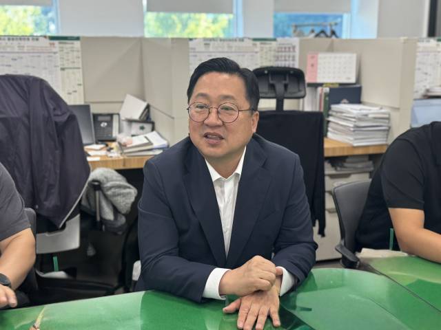 이장우 대전시장이 30일 열린 기자간담회에서 기자들의 질문에 답하고 있다. 사진=조사무엘 기자