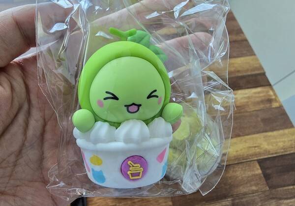 - 요아정 컵에 올라간 모코코 토핑