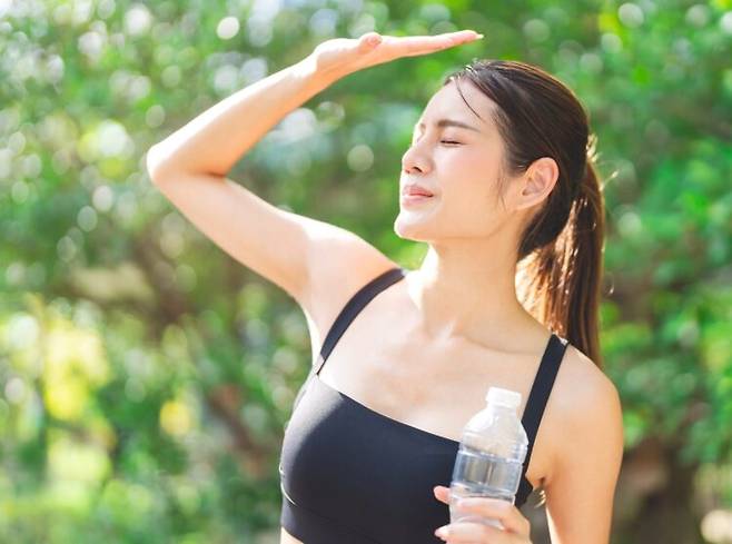 여름철 지친 피부를 달랠 때는 비타민 C·E 등과 같은 항산화 효과가 높은 물질이 도움된다. 최근에는 파로씨추출물(엠머밀추출물)도 주목받고 있다. [사진=게티이미지뱅크]