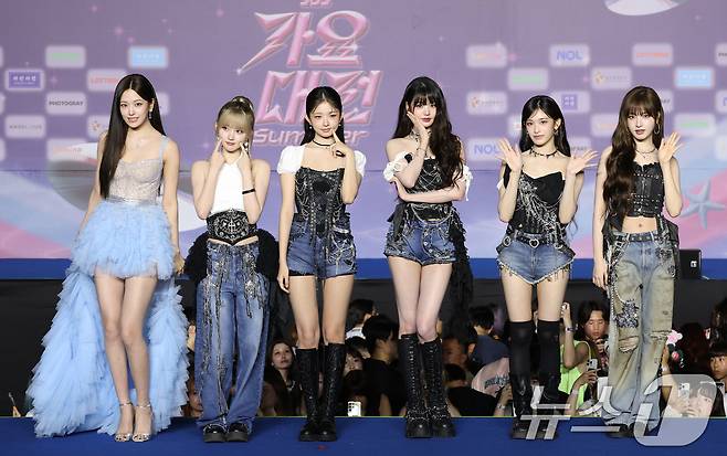 아이브 안유진(왼쪽부터)과 가을, 레이, 장원영, 이서, 리즈 /뉴스1 ⓒ News1 권현진 기자