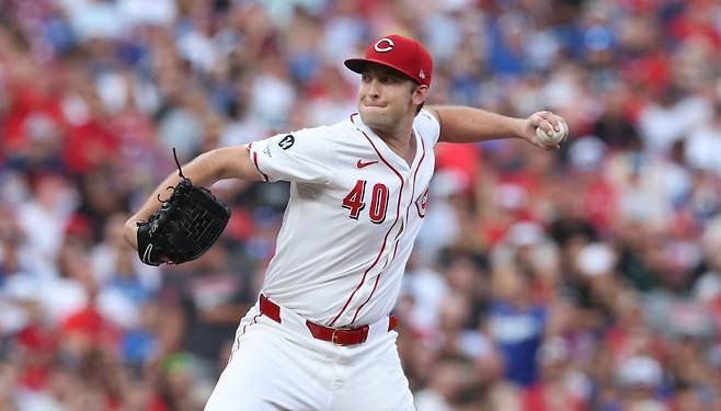 신시내티 선발 닉 로돌로는 삼진 11개를 잡아내는 기염을 토했으나, 불펜진 난조로 승리를 날렸다. AFP연합뉴스