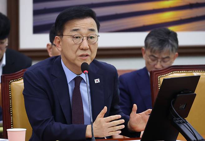 김윤덕 국토교통부 장관 후보자가 29일 오후 서울 여의도 국회 국토교통위원회에서 열린 인사청문회에서 의원 질의에 답하고 있다. /뉴스1