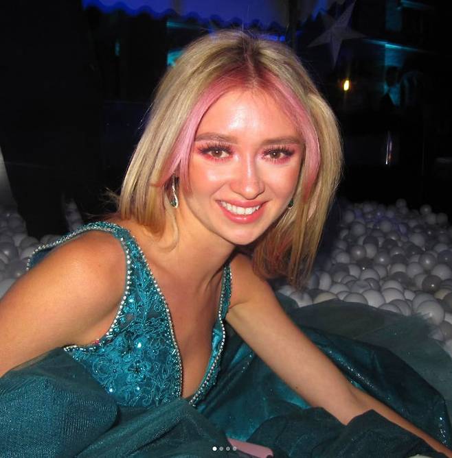 항암치료를 거절하고 대체요법을 고집하다 숨진 팔로마 셰미라니. 어머니 케이트 인스타그램 캡처.