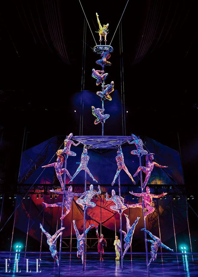 〈태양의 서커스〉 중 가장 오랜 역사를 자랑하는 ‘미스테르 쇼’ 서커스 현장.