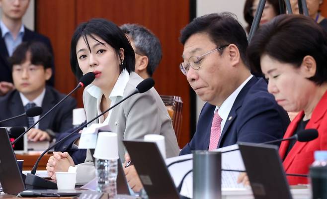 배현진 국민의힘 의원이 29일 서울 여의도 국회 문화체육관광위원회에서 열린 최휘영 문화체육관광부 장관 후보자 인사청문회에서 의원질의를 하고 있다. /사진=뉴시스