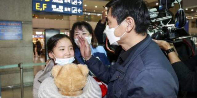 2022년 2월 우크라이나에 거주하던 고려인 동포들이 러시아 침공을 피해 한국에 입국하고 있다. 고려인마을 제공